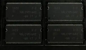 100% новая бесплатная доставка MT48LC4M16A2P-6AIT: J TSOP
