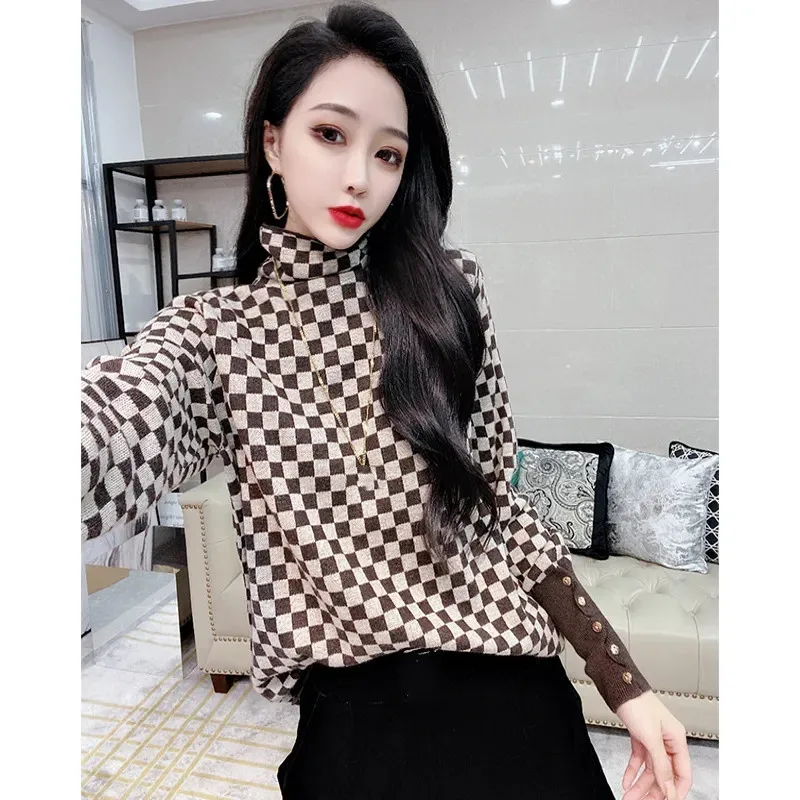 

European Station 2023 New Hong Kong Flavor Retro Age-Reducing Checkerboard Female Autumn And Winter High-Neck Bottoming Sweater
