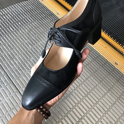 spring fashion women pumps pointed toe chunky medium heels modern suede shoes high quality oxford brogue lace up brown - Цвет: Черный