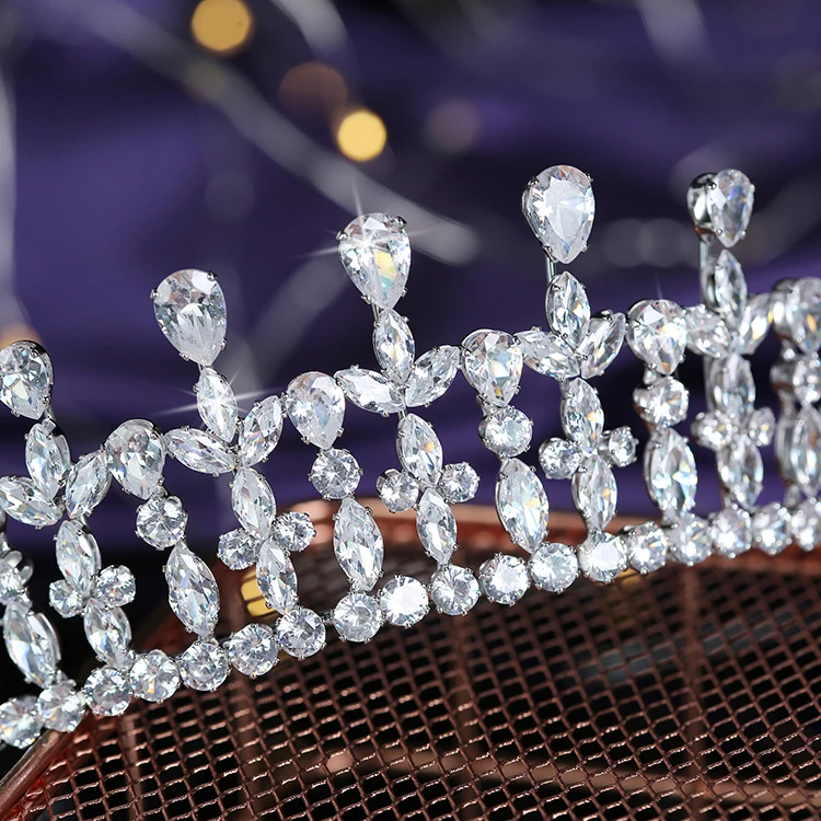 Tiaras And Crown HADIYANA Trendy Plant Design Women Wedding Hair Jewelry Fashion Party Hair Accessories Zircon BC5610 Corona