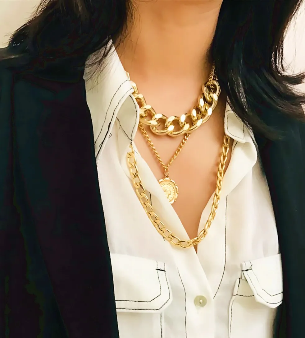 

Europe And America Pendant Heavy Metal Textured Queen Necklace Accessories Relief Sweater Chain Women's Alloy Multilayer Electro