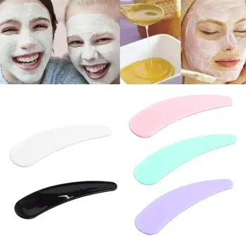 

1pc Mini Cosmetic Spatula Disposable Curved Scoop Makeup Spoon Up Makeup Make Face Cream Stick Cream Beauty Mask Tool Kits D5F2