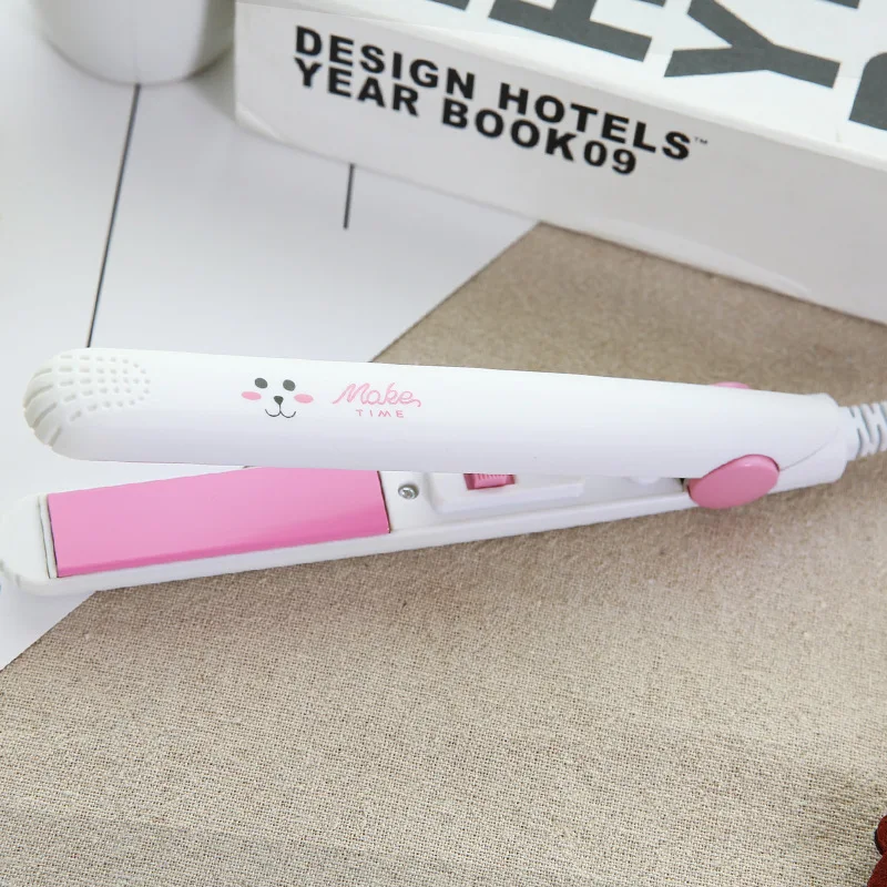 Белый 1PCs Mini Portable Steam Flat Hair Iron Hair Straightener Curler Professional Straightening Cute Cartoon Curling Hair Irons - Цвет: Белый