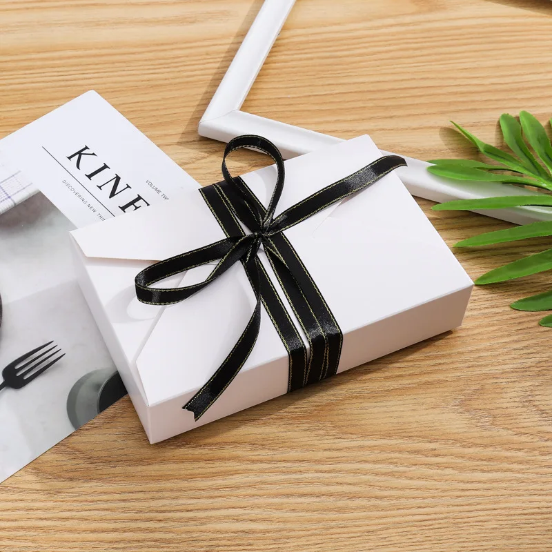 5/10pcs Kraft Paper Gift Box Red/White Candy Chocolate Packing Boxes DIY Handmade Cake Case Wedding Christmas Party Gift Package 5/10pcs Kraft Paper Gift Box Red/White Candy Chocolate Packing Boxes DIY Handmade Cake Case Wedding Christmas Party Gift Package