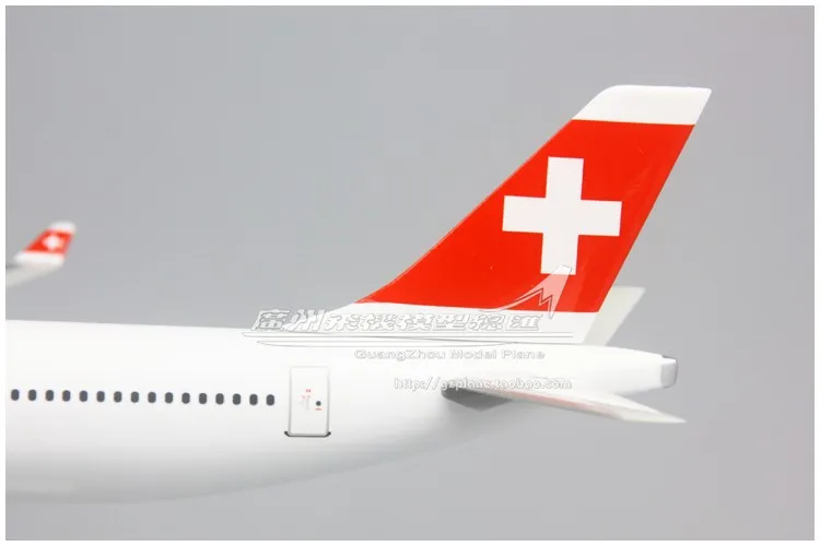 Swissair Airbus A330-300 1: 200 собранные Самолеты Модель 31 см швейцарские авиалинии на Рождество подарок на день рождения для детей и взрослых