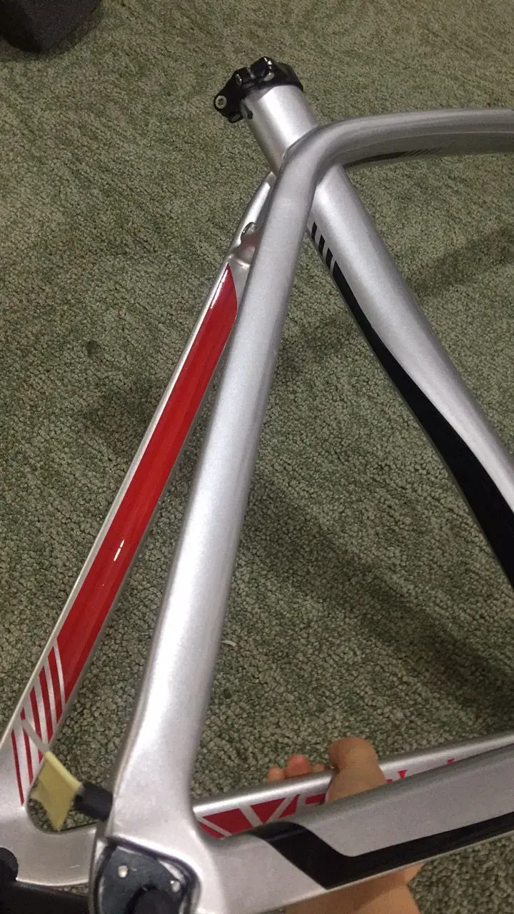

Silver color glossy T1100 carbon fiber frame in bicycle road carbon frame fit Mechanical and di2 groupset+frok seatpost frame
