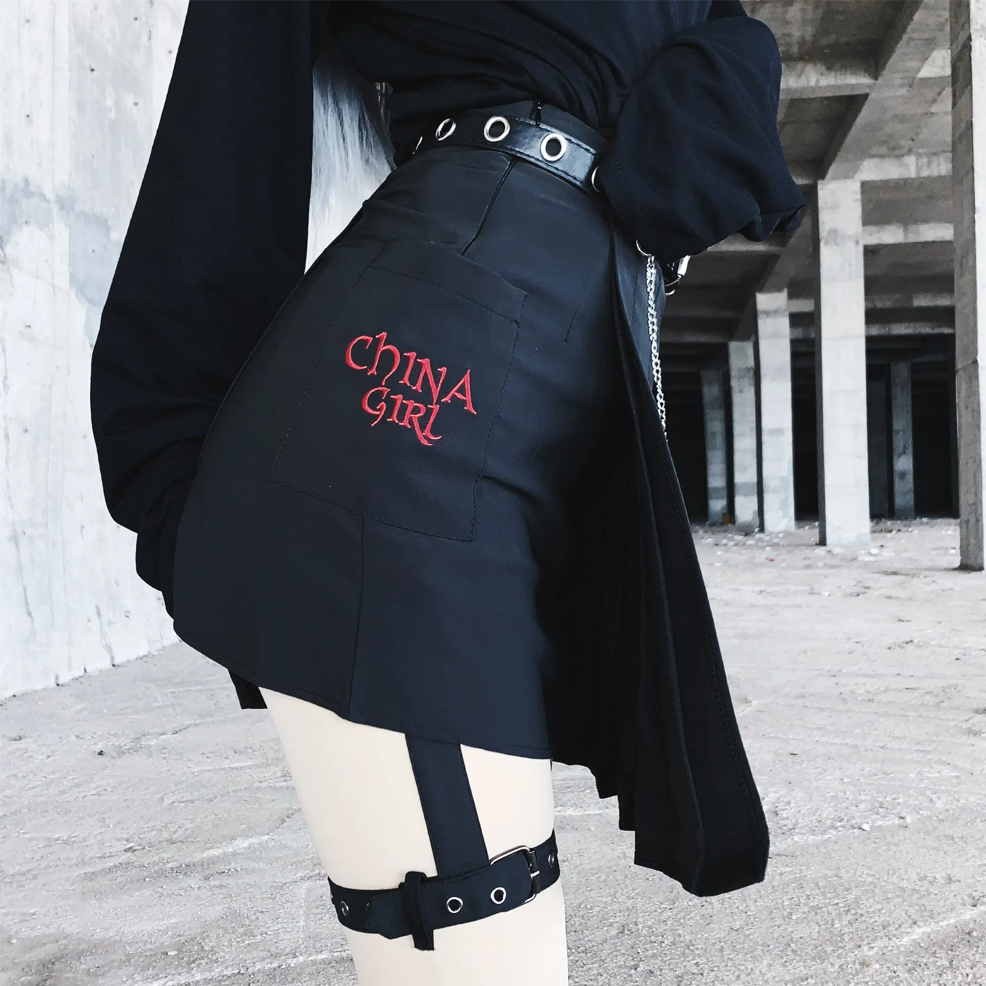 Punk Black Vintage Embroidery Irregular Pleated Skirts Women Gothic High Waist Leg Ring Harajuku Fashion Sexy Shorts | Женская одежда