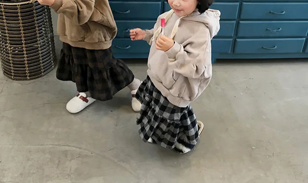 Новые зимние однотонные удобные флисовые толстовки с капюшоном и большими карманами для маленьких мальчиков и девочек детские топы