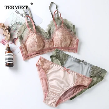 

TERMEZY New Women Underwear Wire Free satin Panties and Sexy Lace Bra Set Hollow Lingerie Women Brassiere eyelash Bralette