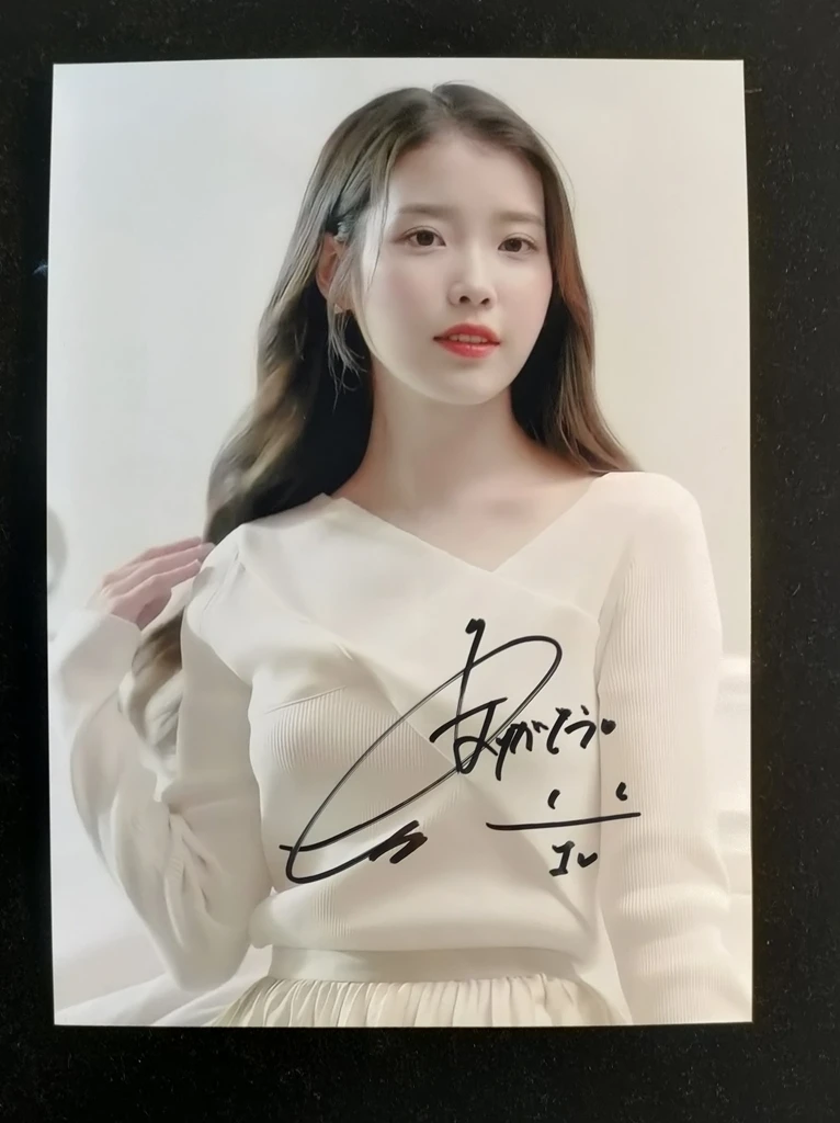signed Lee Ji Eun IU autographed photo 5*7 K-POP 9 versions