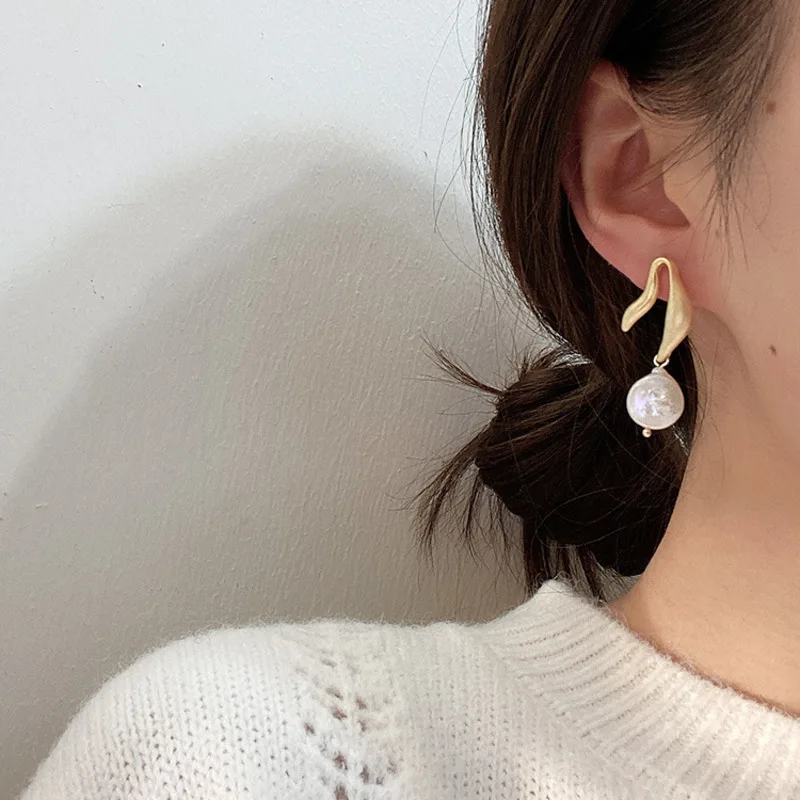 New Korean Retro Irregular Gold Silver Matte Metal Freshwater Pearl Earrings Women Prevent allergy Pin Baroque Wedding Jewelery
