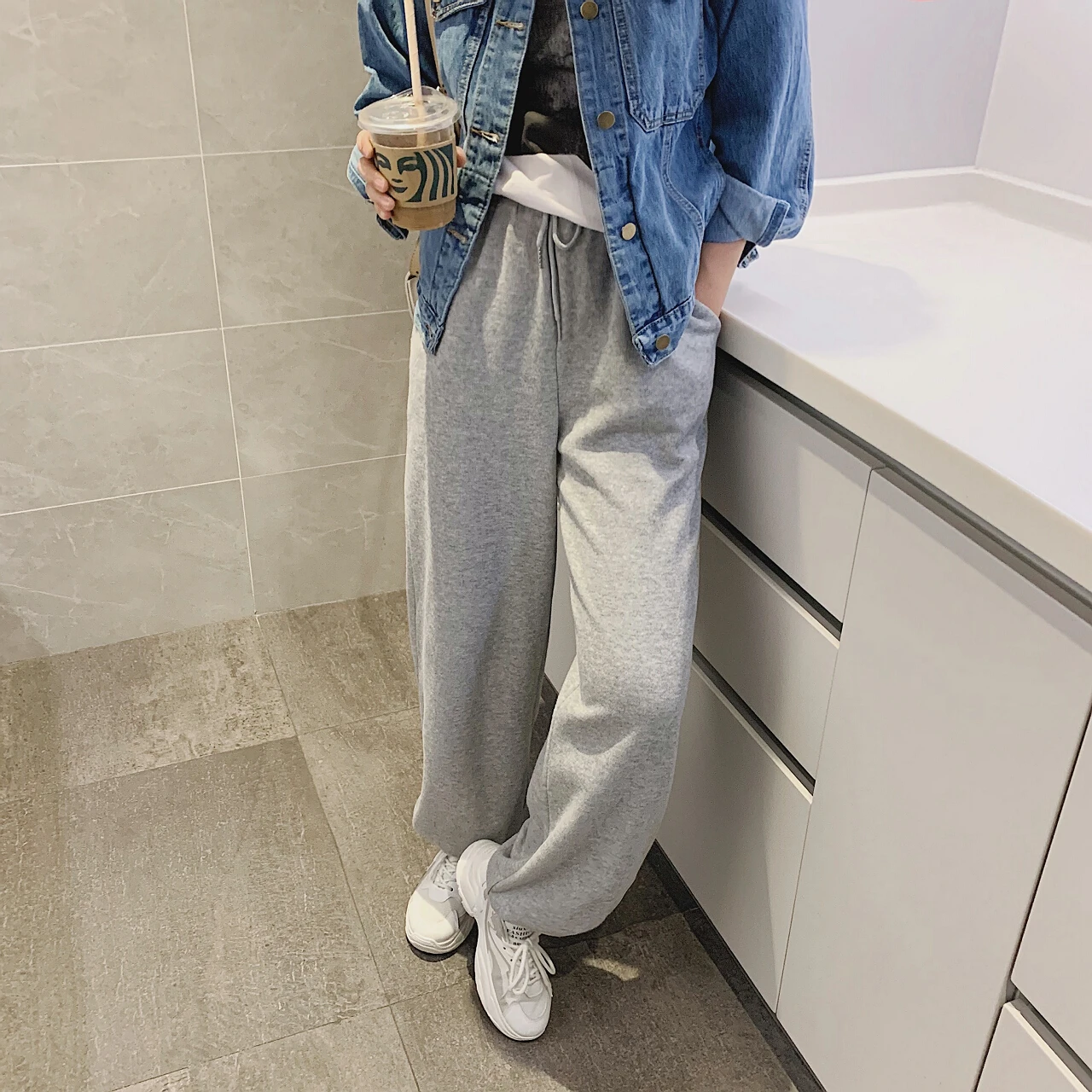 2023 Women's Sports Sweatpants Pants New Woman Y2k Clothing Harajuku Urban Cargo Korean Fashion Capris Sets Jogging tracksuit Em men s tracksuit stripe simple 2 pieces solid color t shirt shorts casual clothing summer fashion jogging suit streetwear outfit