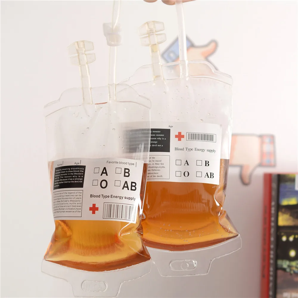 

High Quality REUSABLE IV BLOOD BAG HALLOWEEN PARTY HAUNTED HOUSE DRINK CONTAINER DECORATION 1set(Bag + clip + Stickers)