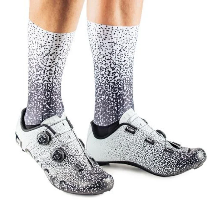 Новые Нескользящие бесшовные силиконовые носки для езды на велосипеде встроенный джойстик высокотехнологичных велосипед Aero Велосипедный спорт на открытом воздухе спортивные носки
