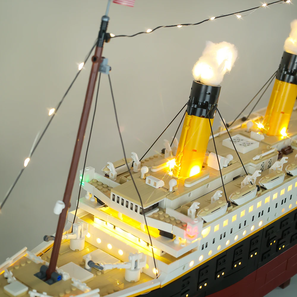 レゴタイタニック10294クルーズ船ビルディングキット用LEDライトキット、レゴ10294ビルディングブロックモデルと互換性のあるLED照明キット、レゴセットなし レゴ (LEGO) タイタニック号 10294 流通限定商品
