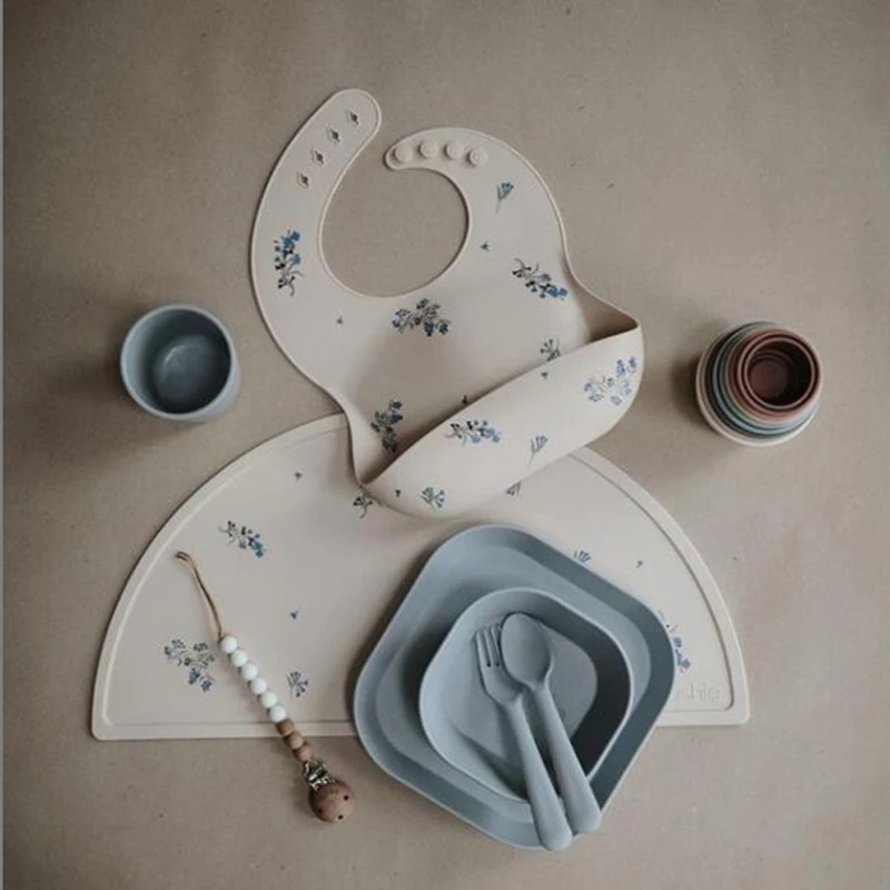 

2024 New Foldable Silicone Placemats for Baby Toddler Washable Heat Insulation Table Mat