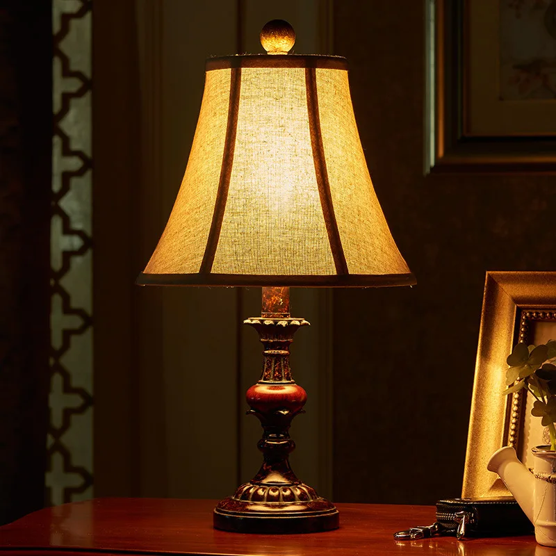 

European style desk lamp bedroom bedside lamp living room luxurious retro fabric desk hand painted desk lamp wedding