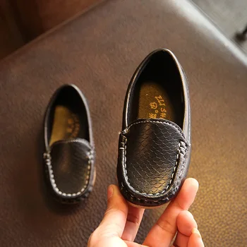 

2020 Soft Leather Fashion shoes for little big baby girls boys Cool Fashion kids shoes moccasin Solid Lovely children shoes