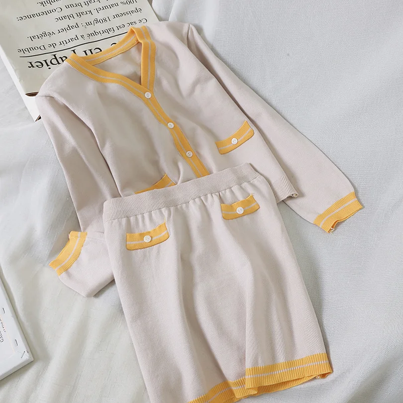 

TYHRU Autumn Women's Contrast V-neck Cardigan Single-breasted Knit Top + Elastic Waist Pocket Skirt Two-Piece Set