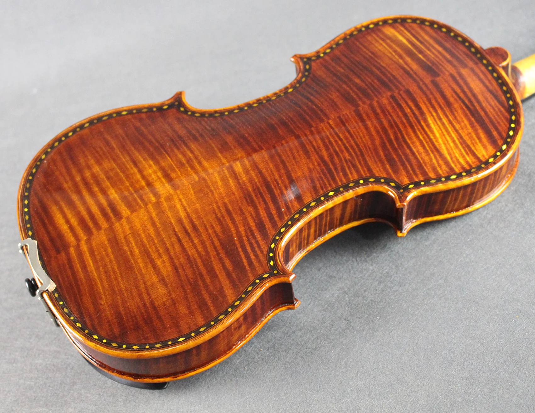 4/4 Carved Violin with Beautiful Drawing One Piece Back With Free case and Bow