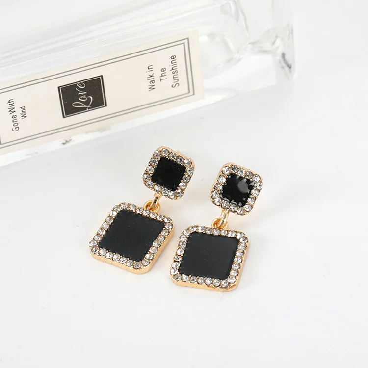 

Europe and America Fashion Simple Jewelry Wild Black Crystal Earrings New Square Earrings Women Earrings Drop Earrings