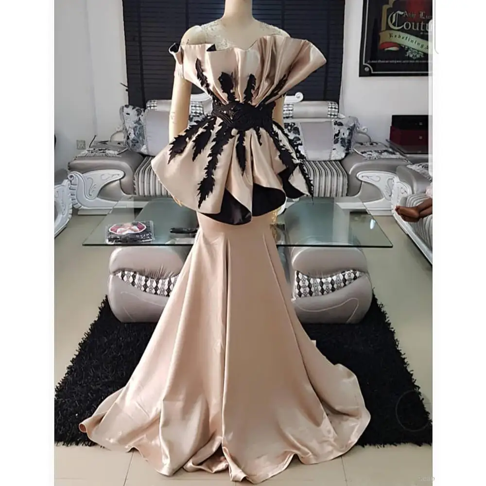 

2020 African Mermaid Prom Dresses Unique Ruffles Lace Appliques Arabic Long Evening Dress Off the Shoulder Formal Gown Plus Size