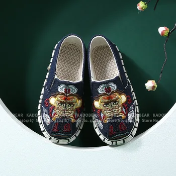 

Chinese Style Embroidery monkey cartoon Kids Hand Woven Canvas Shoes Children Boy Girl Party Old Beijing Casual Outdoor Slippers
