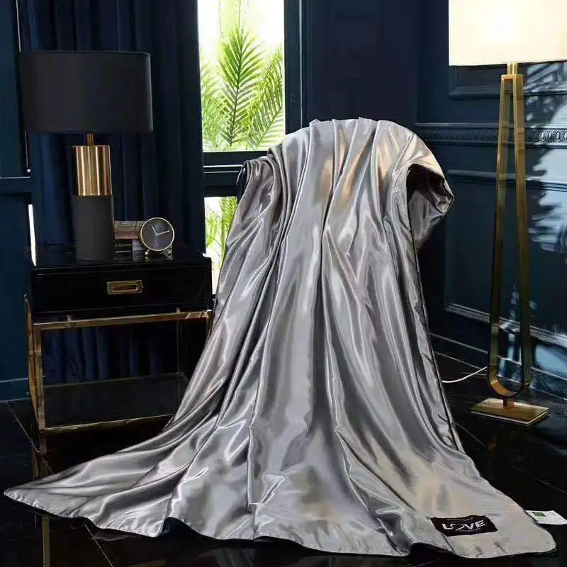 

Hot Selling Washing Tencel Summer Blanket Machine Washable Solid Color European Style Airable Cover Soft Skin Three-piece Set