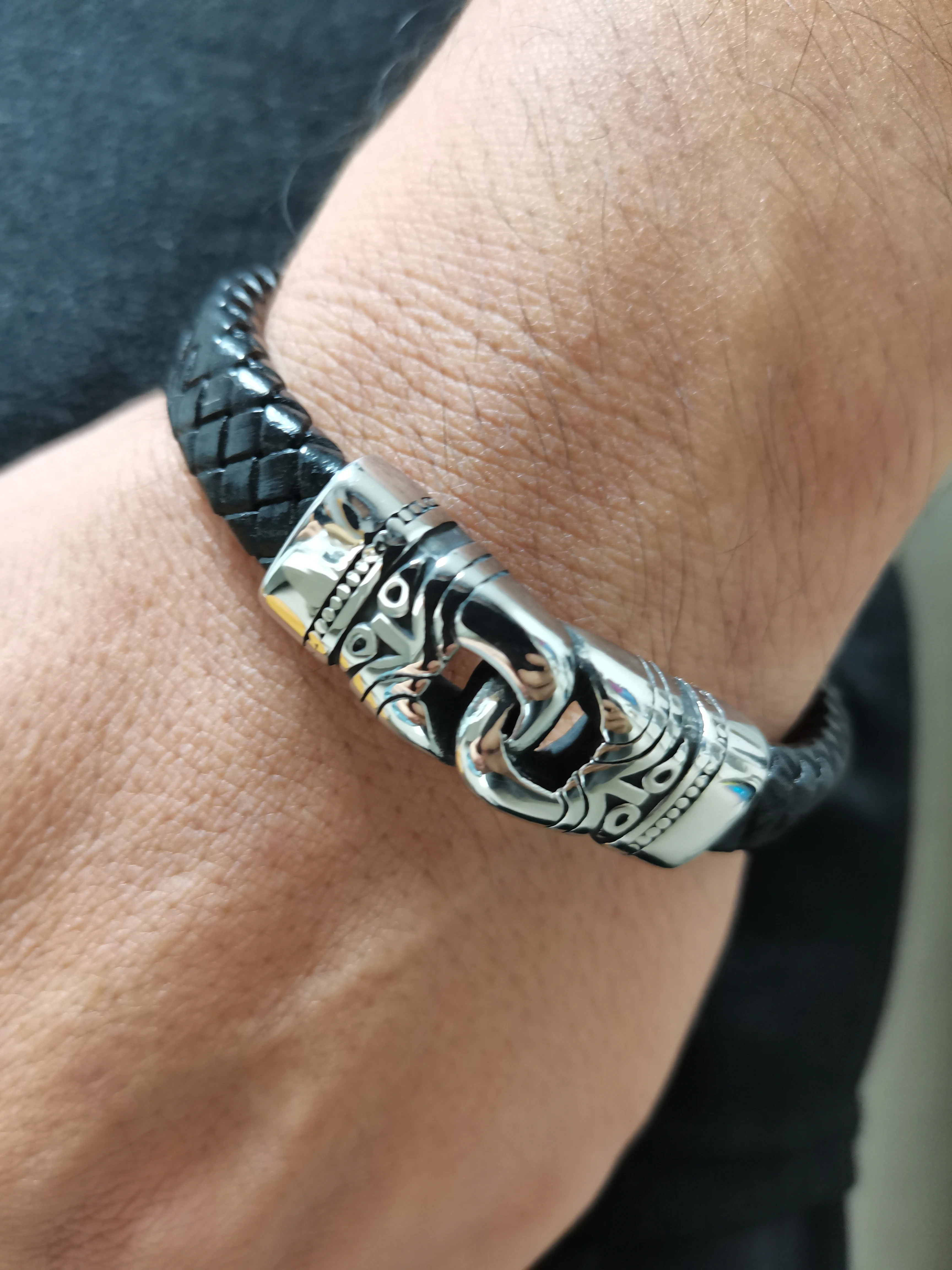 2021 Charm Leather Bracelet Ethnic Style Skull Stainless Steel Magnet Buckle Men's Bracelet - Image 4