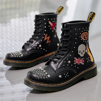 

OLOMLB New Womens Genuine Leather Boots Ankle Boots Embroidery Skull Rivet Punk Cool Fashion Shoes British Styles Black New v009
