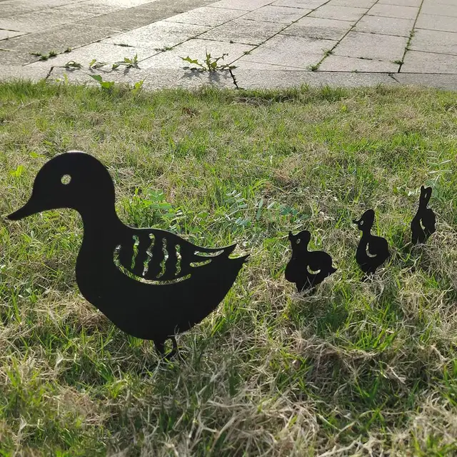 Kerti Dekoráció Vas Kacsa Családi Fű Fém Üreges Állati Dísz - Image 4