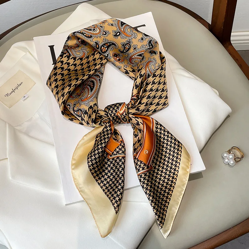 

2022 Luxury 70X70CM Kerchief Four Seasons Fashion Headcloth Korean Print Sunscreen Silk Scarves Popular New Lattice Square Shawl