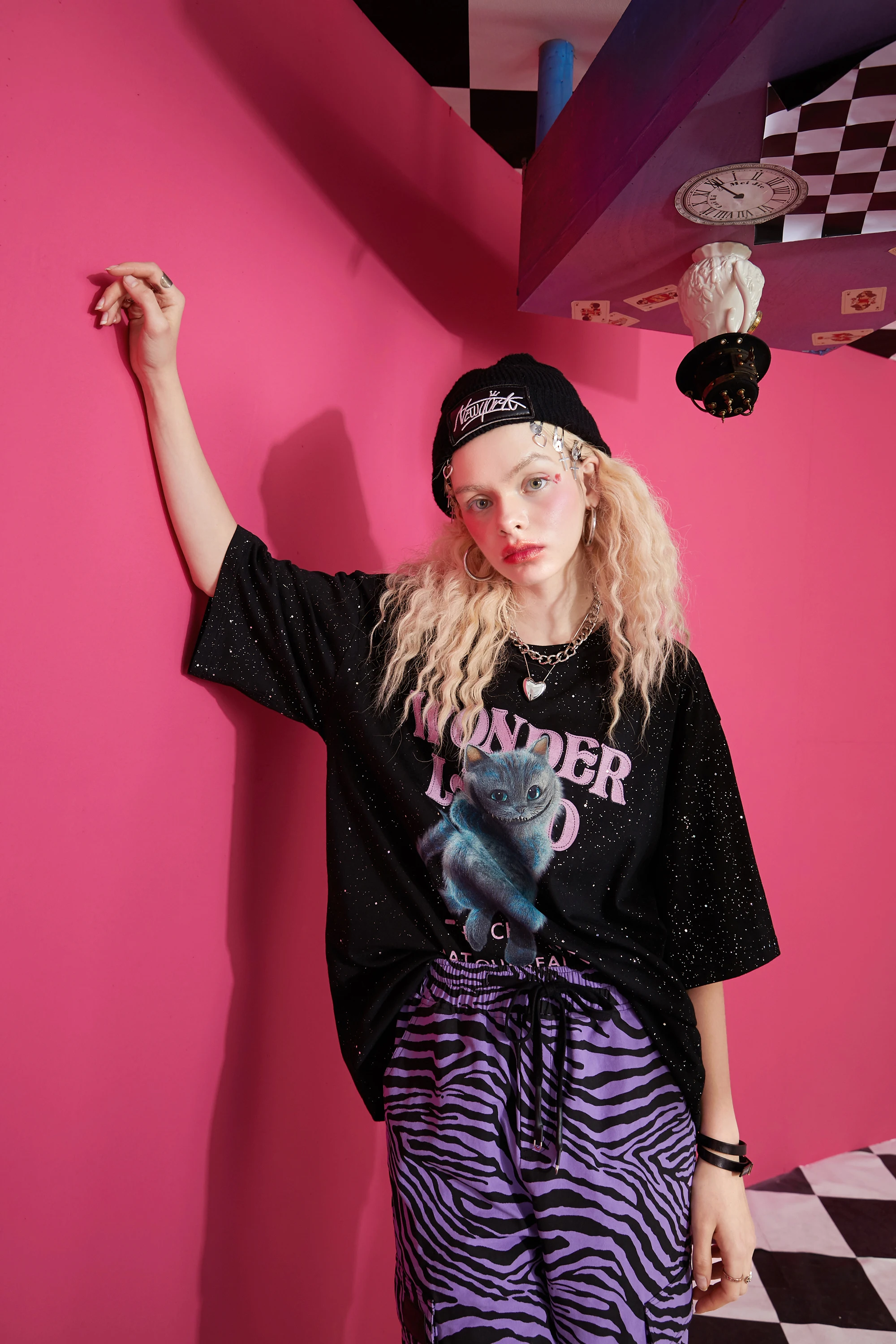 ELFSACK Harajuku Cat Print Casual T-Shirts Women,2021 Spring ELF Vintage Short Sleeve Female Basic Daily Graphic Tops