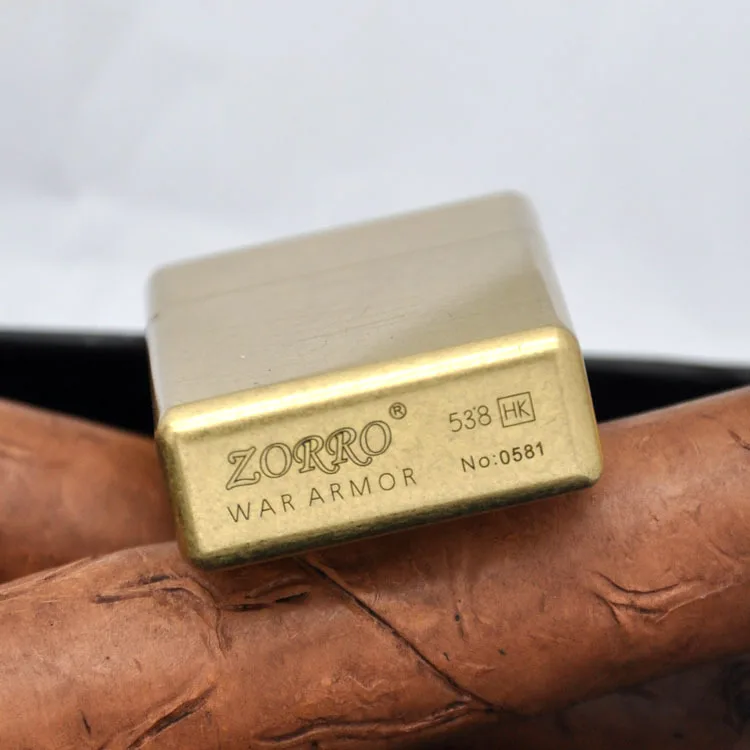 XGQ 2 цвета Зорро латунь 115 г 5,8*3,4 см керосин 538 бронированная зажигалка