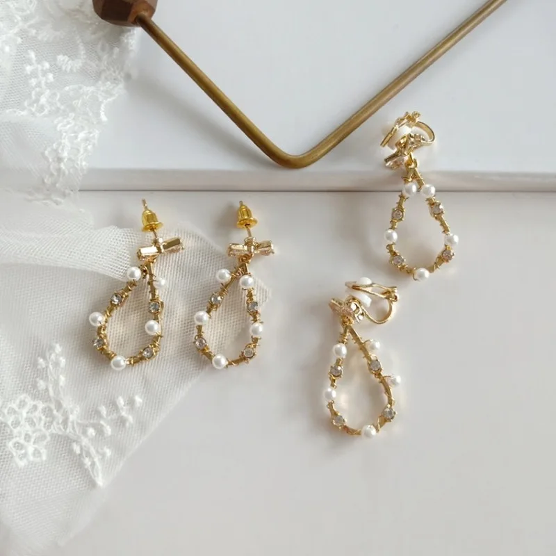 New Korean Simple Temperament Imitation Pearl Winding Rhinestones Bow Drop Shape Clip Earrings Fashion Sweet Ladies Accessories