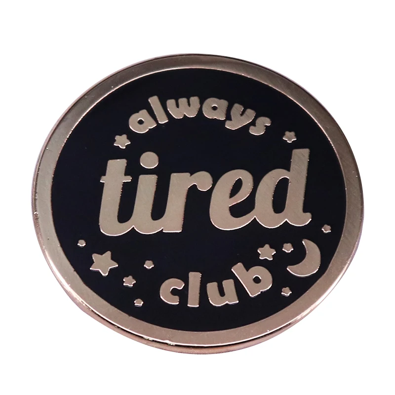 Эмалированная шпилька с надписью Always tired club | Украшения и аксессуары