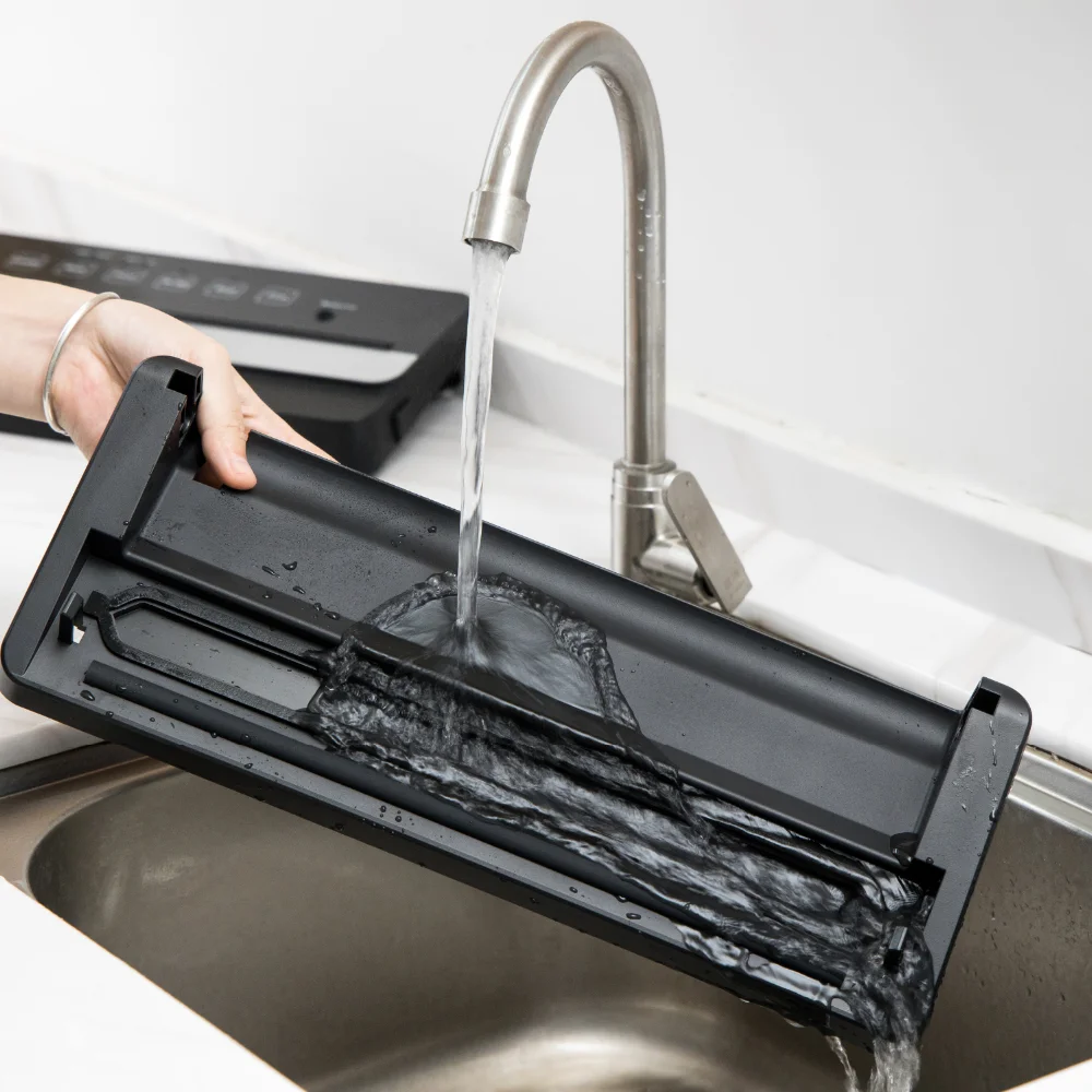 Separated Design You can take off the upper lid to clean the vacuum chamber and gaskets easily & safely