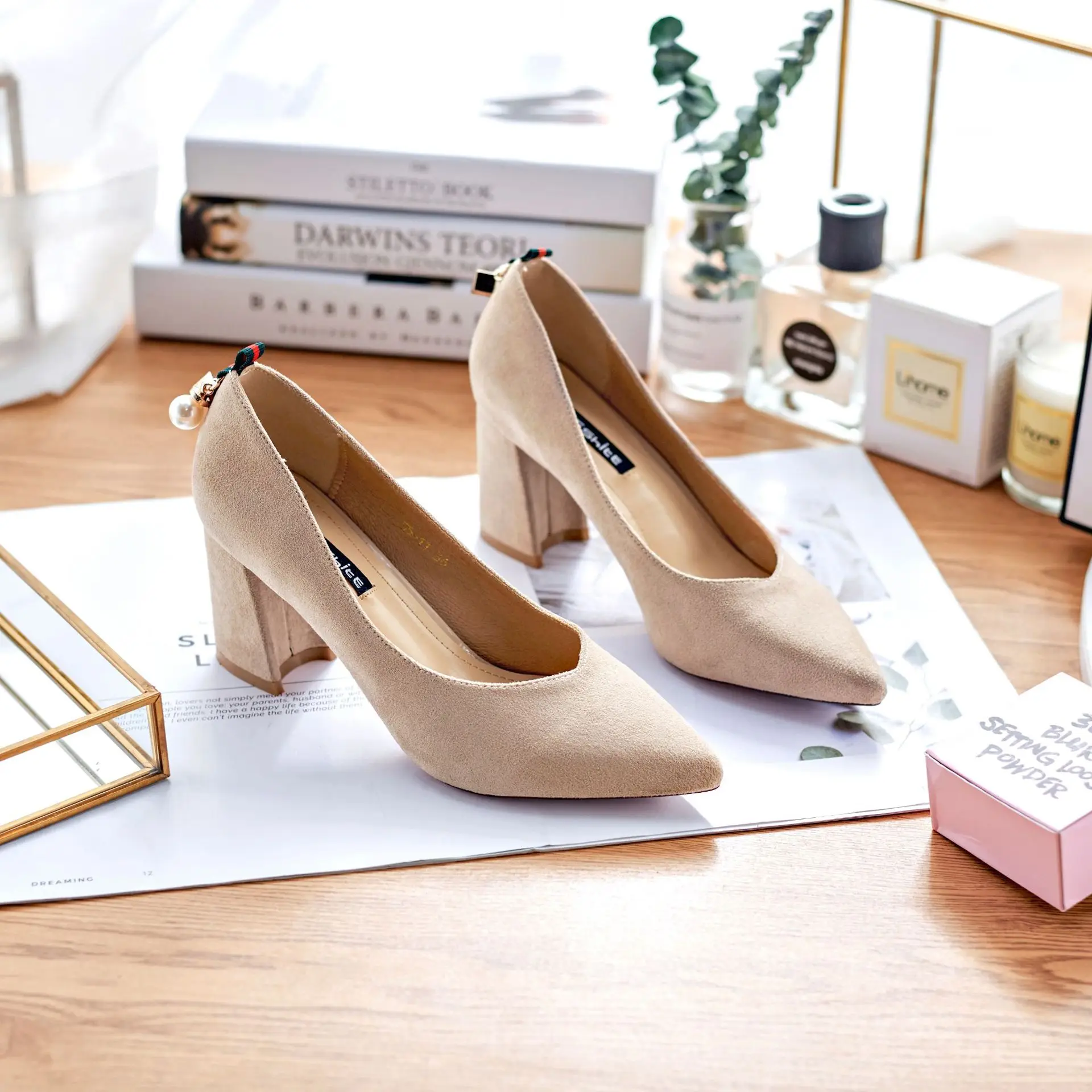 

Short in Size 2019 Spring Korean-style Versatile Pointed-Toe High-heeled Shoes Chunky-Heel Shoes Office Commuter Pearl