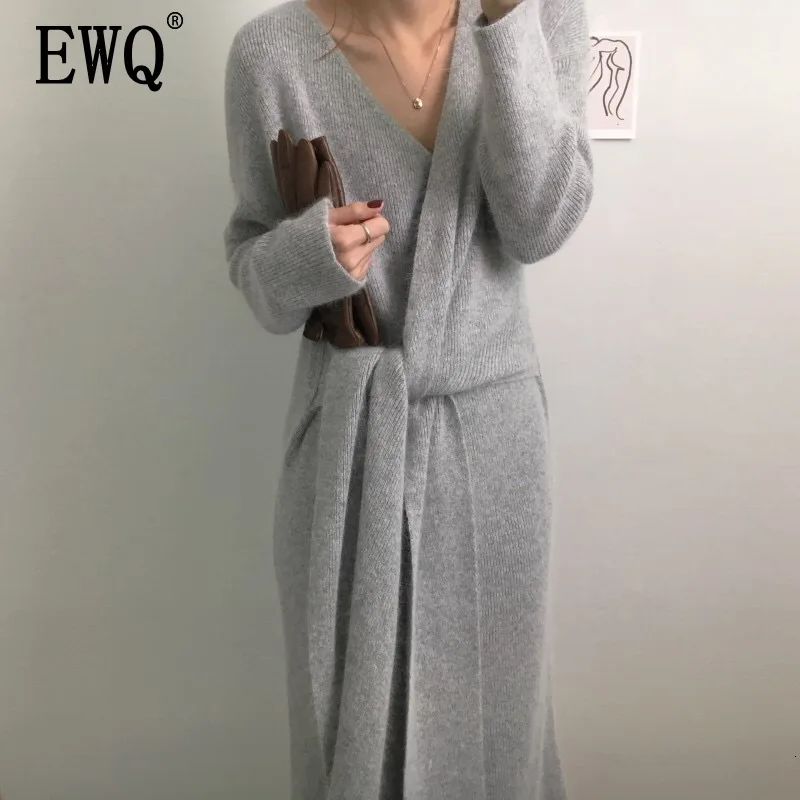 [EWQ] Autumn Winter High Quality V-collar Long Sleeve Solid Patchwork Asymmetircal Lace Up Long Loose Dress Women AH17702