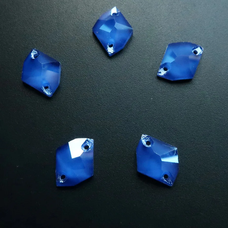 Ромб Алмазная форма желе конфеты плоские стеклянные кристаллы с двумя отверстиями Пришивные кристаллы бисер для одежды для свадебного платья, сумок diy