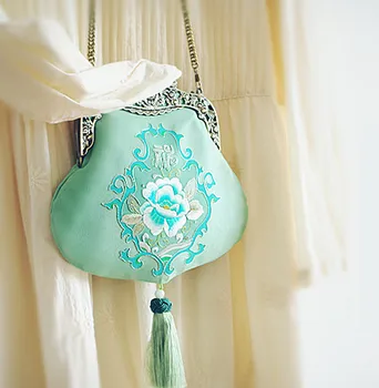 

2020 Angelatracy Green Court Bag Floral Embroidery Japan Lolita Black Big Chain Women Handbag Metal Frame Tote Crossbody Bag