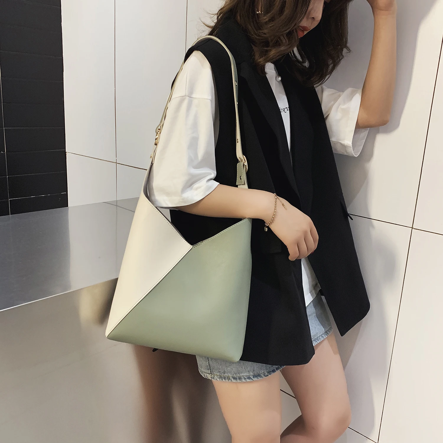 

Splicing Contrast PU Leather Bucket Bags For Women 2019 Summer Crossbody Bags Lady Shoulder Messenger Bag Travel Handbags
