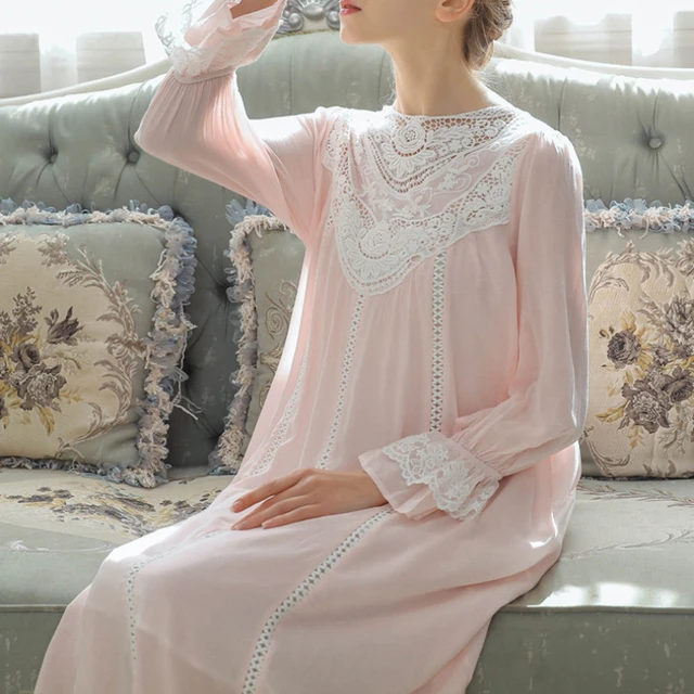 Victorian Cotton Night Dress Women Autumn White Embroidery Robe Long Peignoir Vintage Romantic Nightgowns Princess Sleepwear