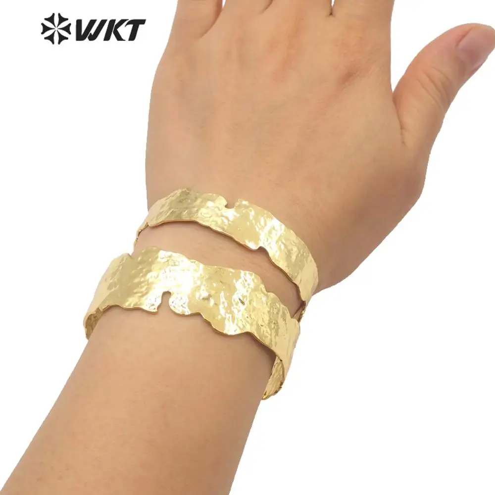WT-B558 Big Size Bangle Irregular Width Design Hiphop Brass Bangle In Full Gold Plated Simple Style Women Jewelry Bangle 5