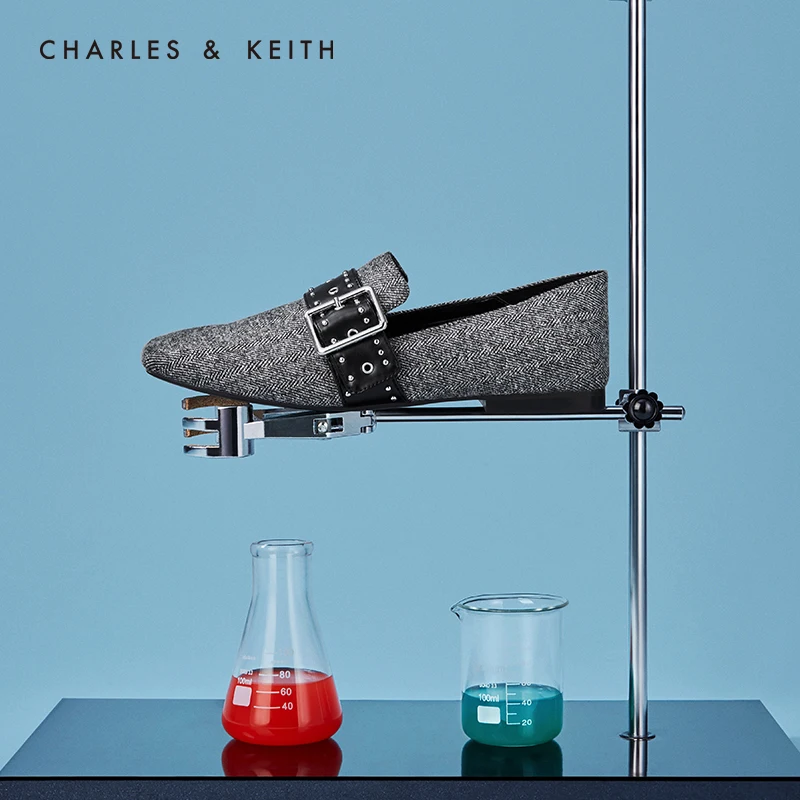 CHARLES＆KEITH Новинка на Осень 2020 CK1-70390314Женские лоферы с квадратным носком заклепках