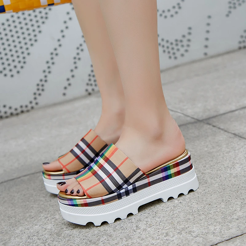 

2019 Fashion Sweet Summer Women Mixed Color Slippers Comfort Leather Lining Slides Thick Platform Casual Shoes Woman