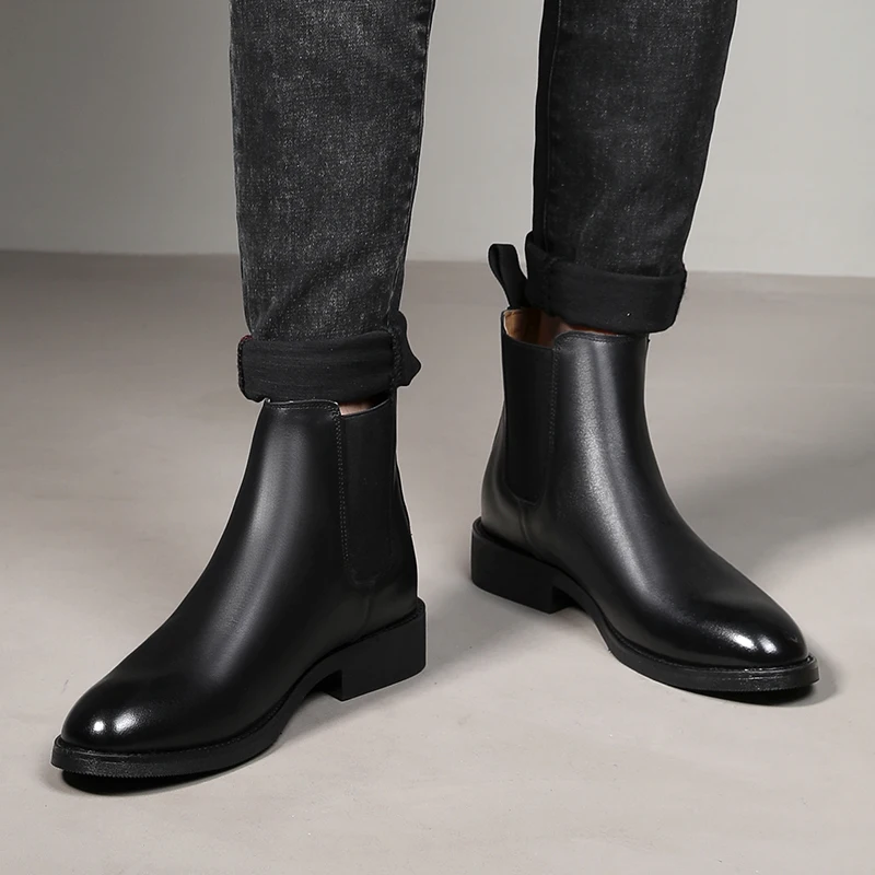 New Fashion Vintage Men Casual Shoes Autumn Winter Plush Warm Work Ankle Boots Genuine Leather Pointed Toe Black Chelsea Boots