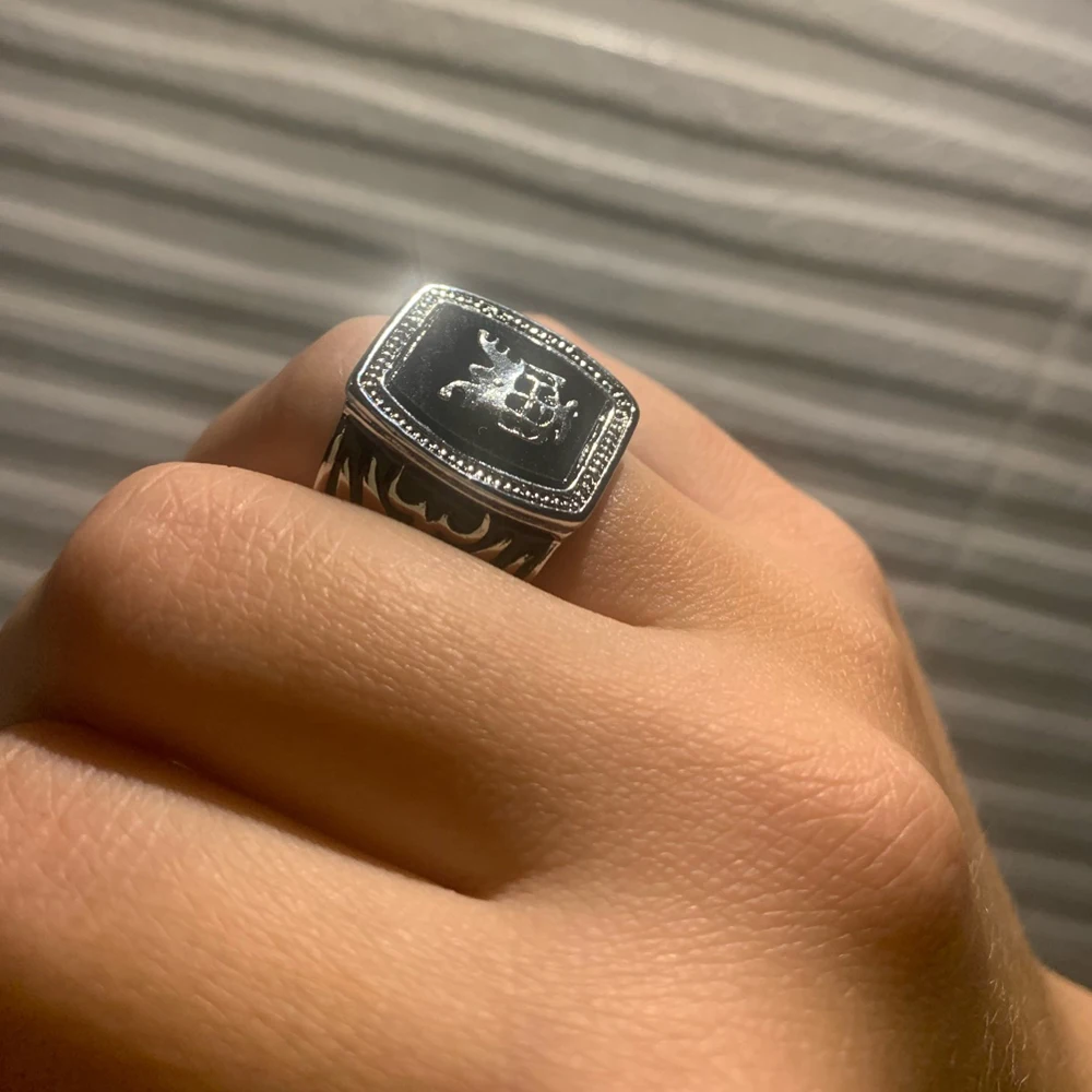 John Gilbert Gilbert Watch Vampire Diaries Johnathan Gilbert