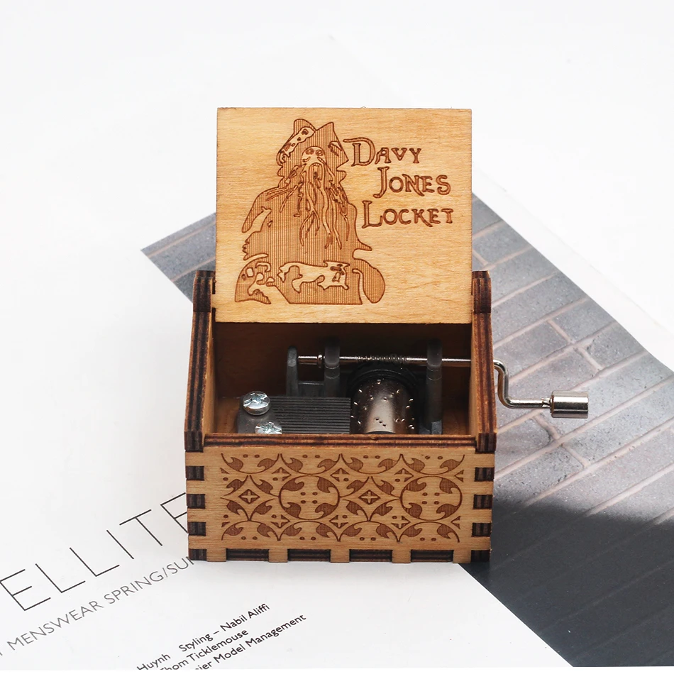 Ручной коленчатый Деревянный музыкальная шкатулка Звездные войны Zelda Игра престолов для Рождества с днем рождения год подарок для детей - Цвет: Davy Jones