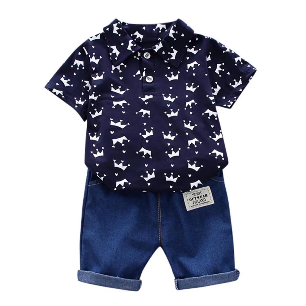 Комплект из топа и штанов; Модная рубашка с короткими рукавами и принтом короны для маленьких мальчиков комплект из топа и джинсовых штанов для детей